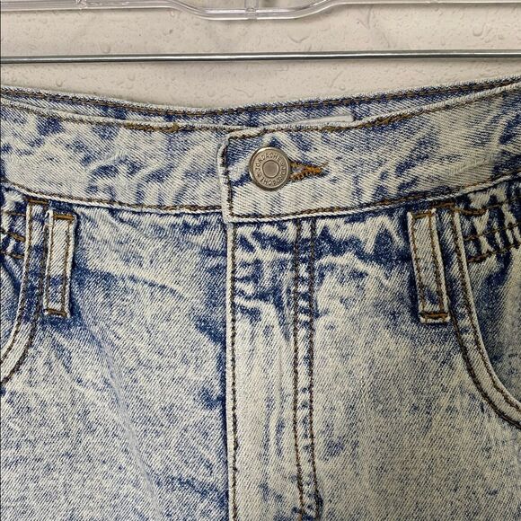 Vintage 1980's High Waisted Acid Wash Denim Shorts Women's Size 5/6 - Picture 5 of 16